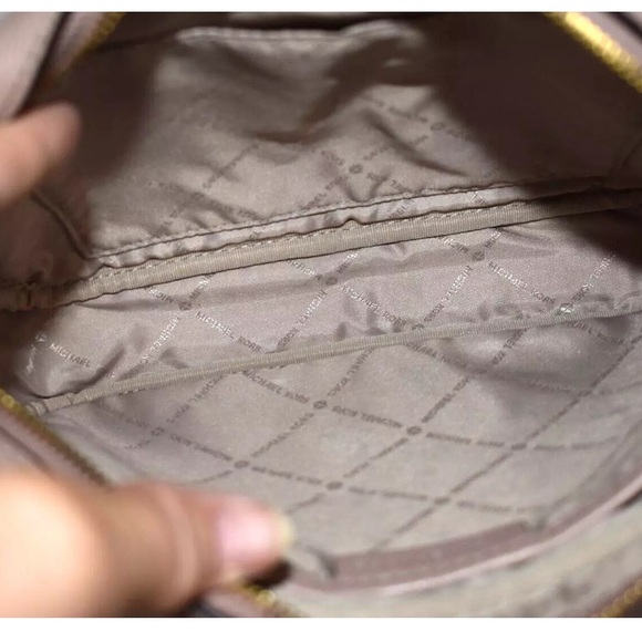 Michael Mors Fulton large East West Leather Crossbody bag excellent condition - Picture 6 of 8